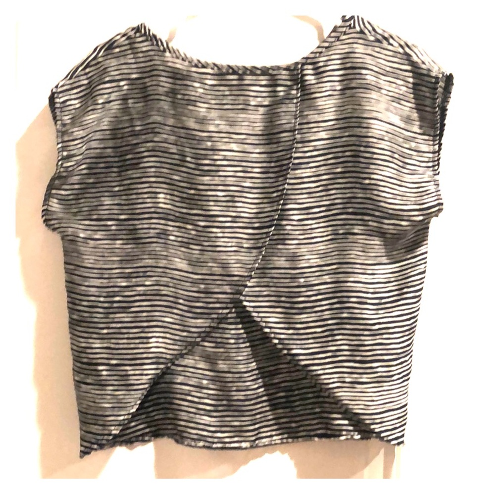 Cross back blue/white top